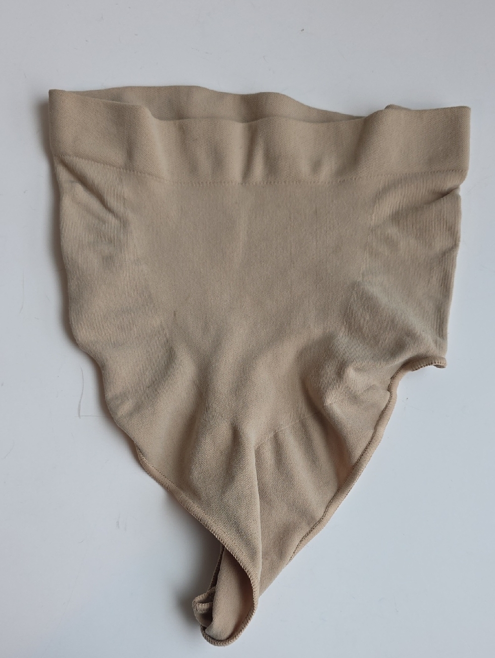 NWOT SKIMS Beige Stretch High-Waist Thong S/M G013